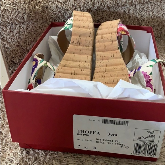 Salvatore Ferragamo brand new shoes size 7&1/2 - Picture 2 of 4